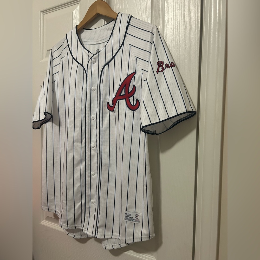 Dynasty Genuine MLB Merchandise  Unisex Size M Atlanta Braves Pinstripe Jersey - Picture 2 of 5
